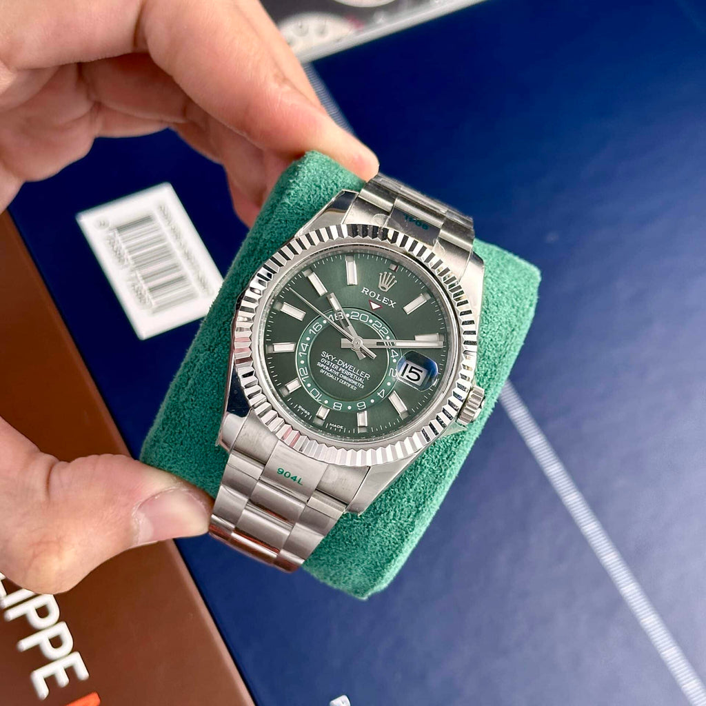 Sky-Dweller 326934 Mint Green Dial Oyster Bracelet Replica 42mm