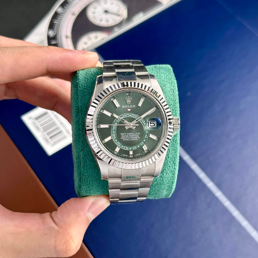 Sky-Dweller 326934 Mint Green Dial Oyster Bracelet Replica 42mm