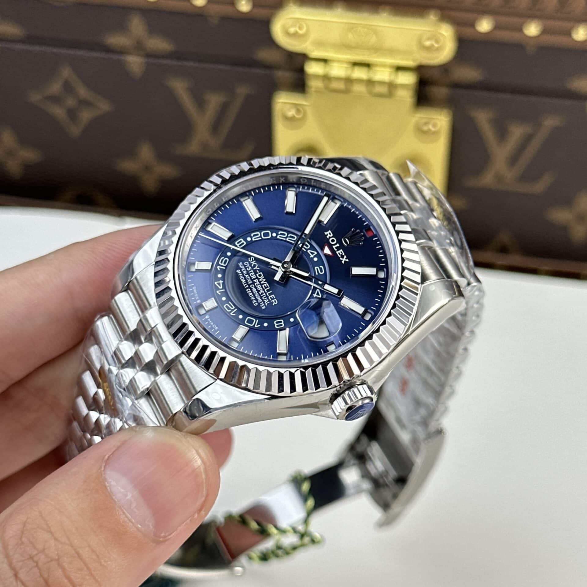 Sky-Dweller 326934 Blue Dial Jubilee Bracelet Best Replica 42mm