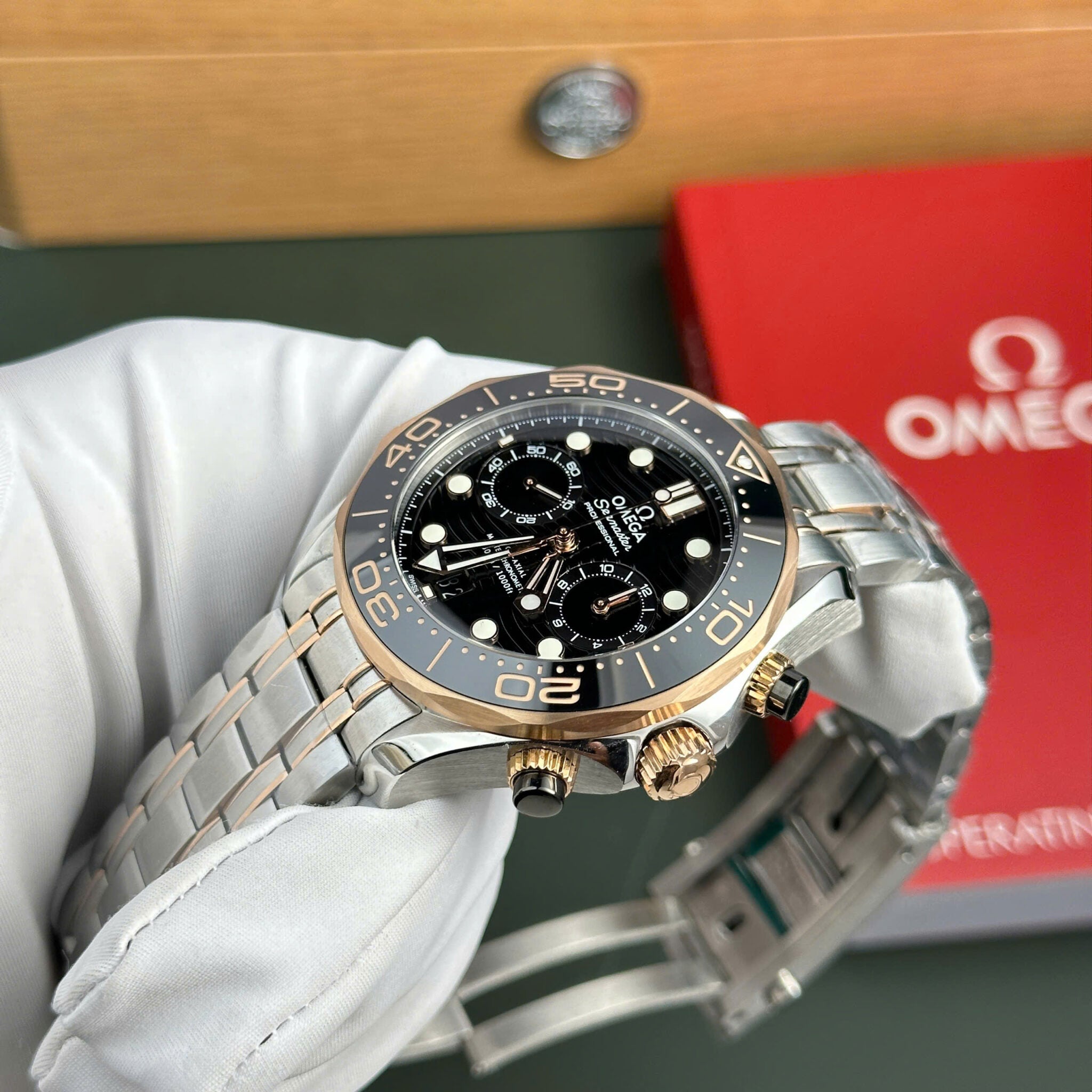 Omega Seamaster Diver 300M Chronograph Two Tone Black Dial Best Replica N1 Factory 44mm