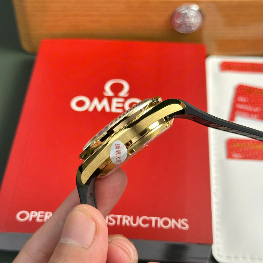 Omega Speedmaster Professional Moonwatch Chronograph Yellow Gold Yellow Dial Rubber Replica 42mm
