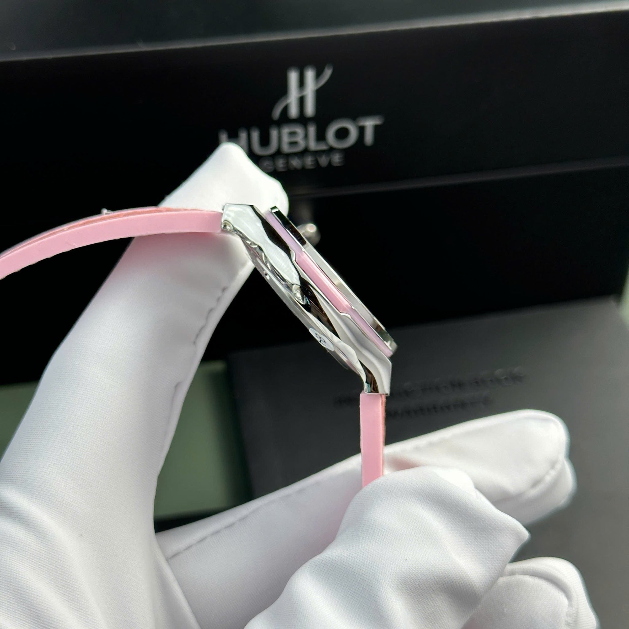 Hublot Classic Fusion Titanium Pink MOP Dial CZ Stones Bezel Leather Strap Ladies Replica 33mm