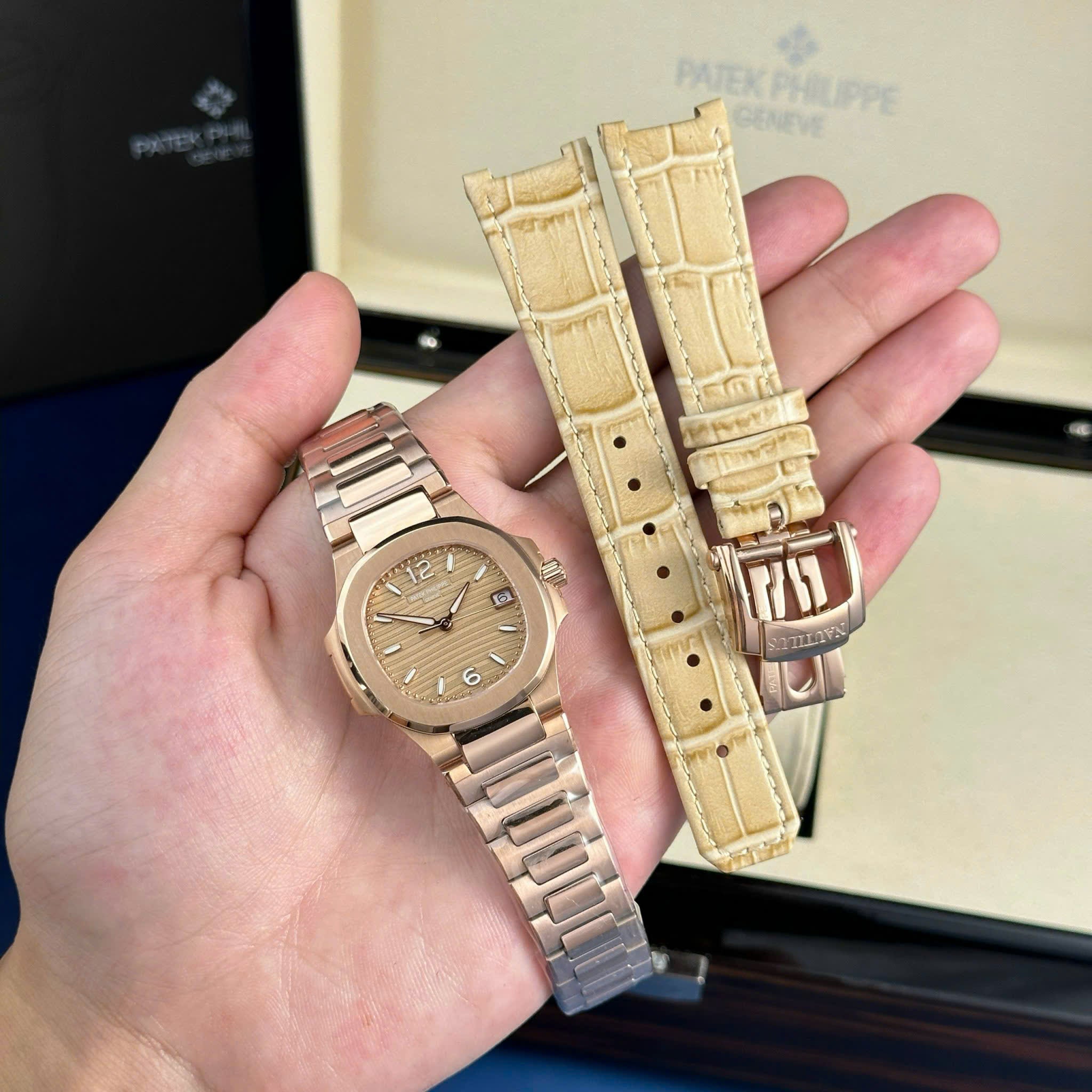PP Nautilus 7010/1R Golden Dial Rose Gold Lady Watch Quartz Best Replica 32mm