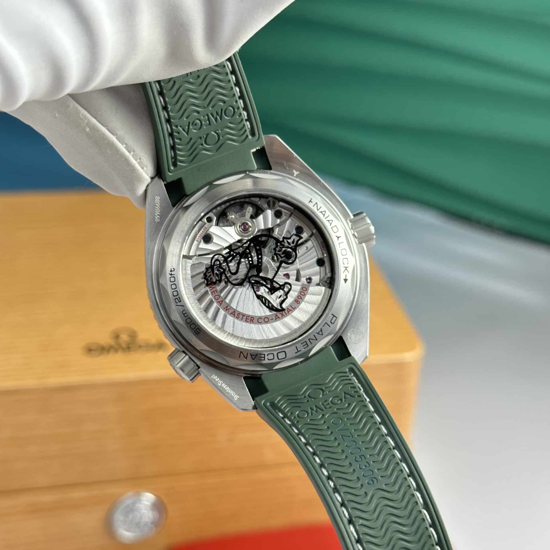 Omega Seamaster Planet Ocean 600M Silver Dial Green Bezel Best Replica VSF 43.5mm