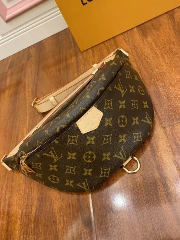 LV Classic Bumbag Monogram M43644 Super Copy