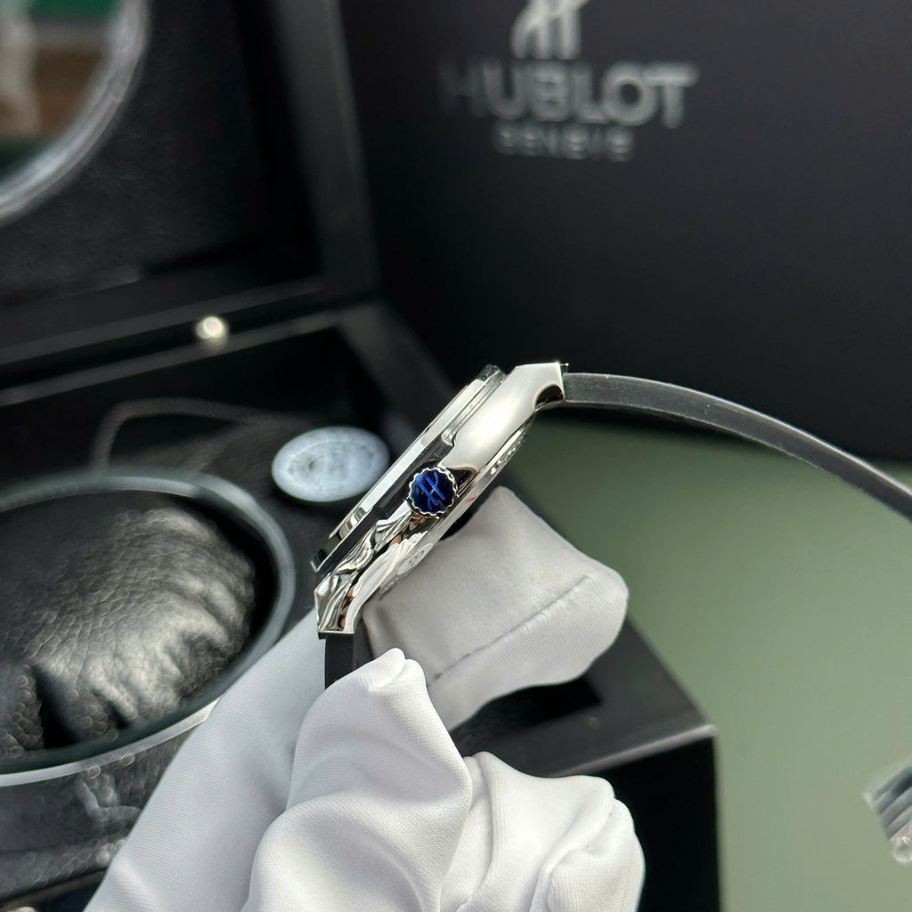 Hublot Classic Fusion Titanium Pavé Grey Dial Leather Strap Ladies Replica 33mm
