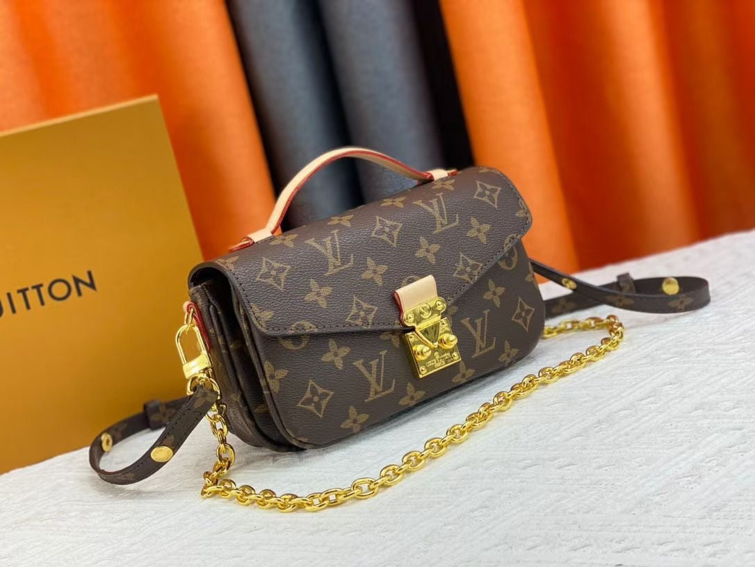 LV Pochette Métis East West Monogram M46279 Super Copy